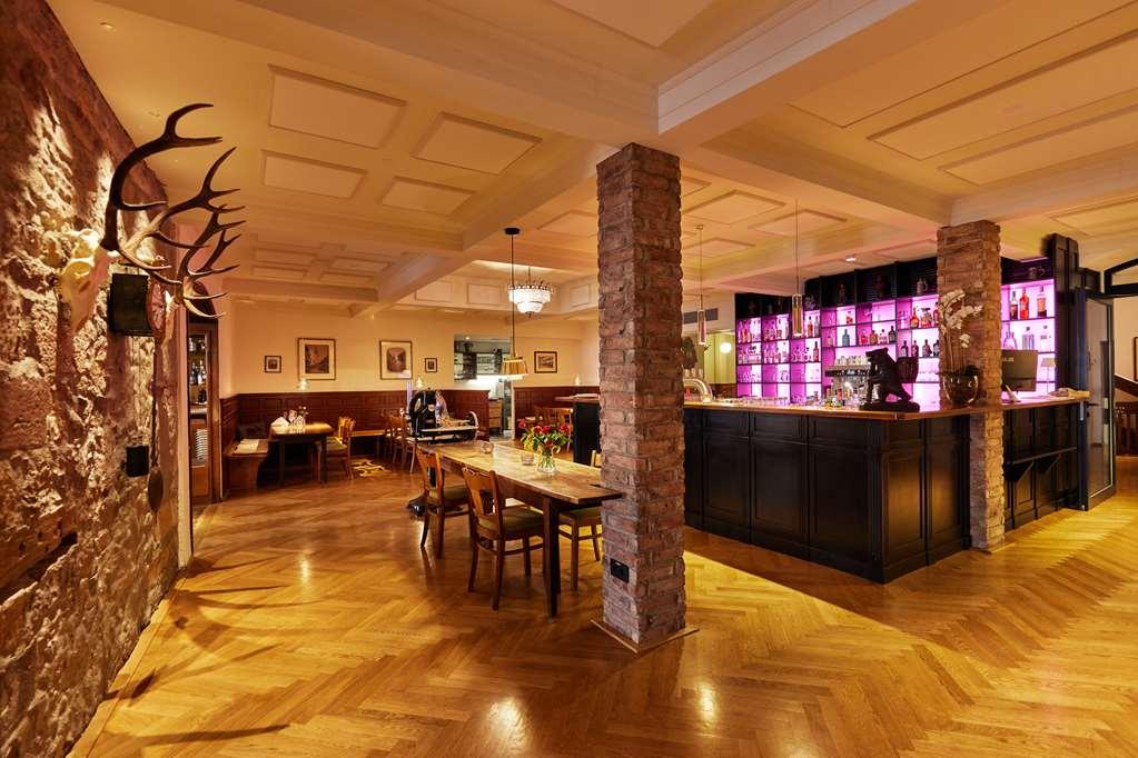 Hotel Zum Roten Baeren Freiburg Ресторан фото